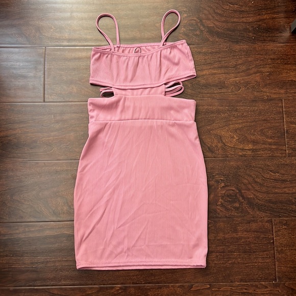 Pretty Little Thing Mauve Ribbed Strappy Cutout Bodycon Dress - Picture 5 of 7